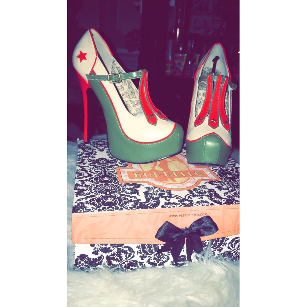 Pin up fashion lovers! Cadet !! 🛩